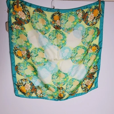 Nordstrom's Floral 100% Seda Bufanda 27"x27" Nuevo con etiquetas  Foto 1 de 4