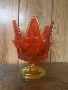 Vintage Viking Glass Persimmon Amberina Column Ribbed Handkerchief Vase Glows - Picture 1 of 6