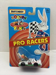 Matchbox Pro Racers Looney Tunes Wile E Coyote  Race Car  1/64 Diecast New - Bild 1 von 1