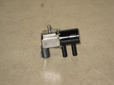 Electroválvula de control de vacío de purga de bote de vapor 13-19 Nissan Sentra 1,8 L OEM Foto 1 de 2