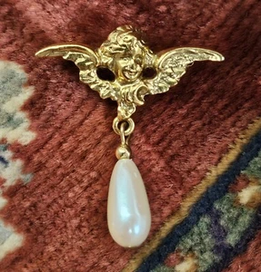 1928 Brand Angel Cherub w/ Bangling Pearl Victorian Revival Gold Tone Brooch - Picture 1 of 3