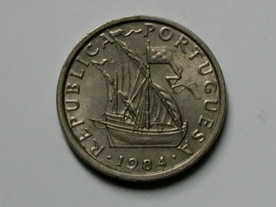 1984 PORTUGAL Coin - 5$00 Escudos - VF toned - caravel exploration ship - Image 1 of 2