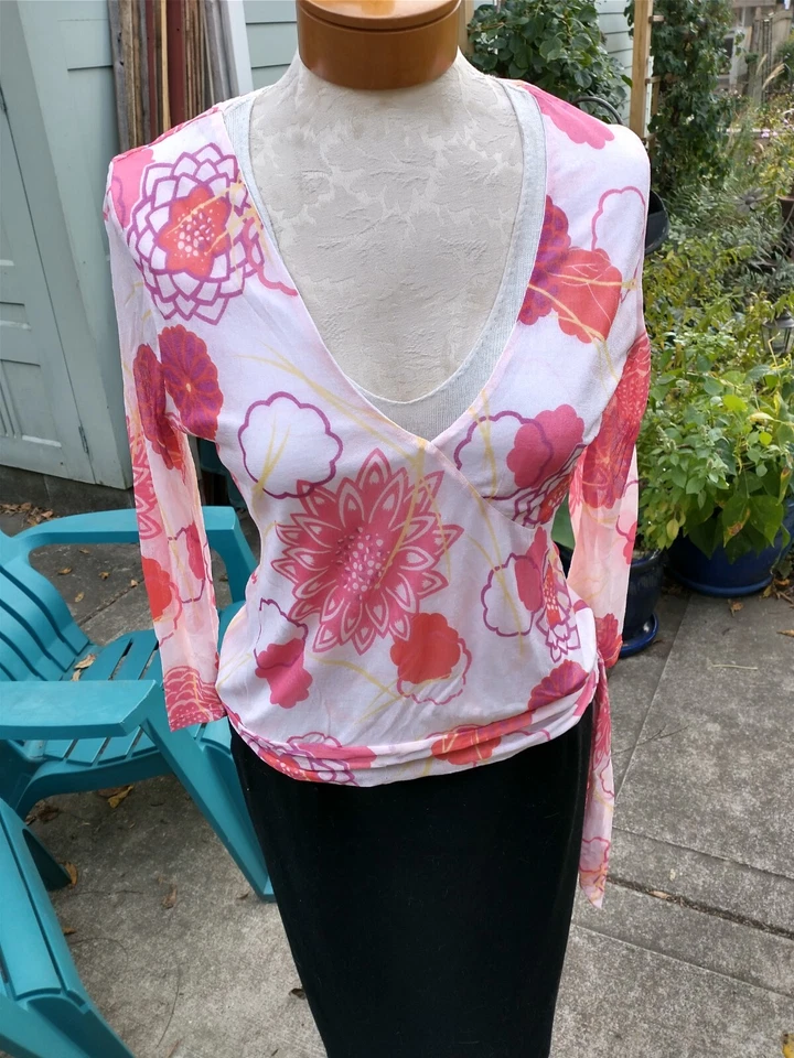 Блузка: шелк, розовый и фиолетовый цветочный принт - от Kenneth Cole - Изображение 1 из 1