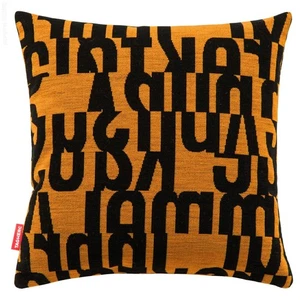 Kissen Letters Muster schwarz/orange - Kvadrat - Muster Gunnar Aagaard Andersen - Bild 1 von 1