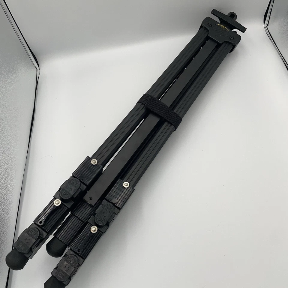 Winsor & Newton Tripod Artist Field Adjustable Aluminum Stand  - Image 1 of 4