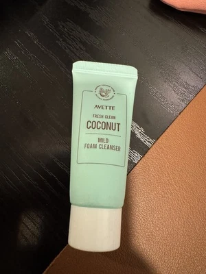 Limpiador de espuma suave de coco Avette Fresh Clean 0,5 oz sellado tamaño de viaje Foto 1 de 3