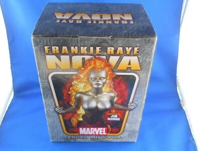 Bowen Designs Marvel Nova Frankie Raye Mini Bust Strictly Limited Foto 1 de 4