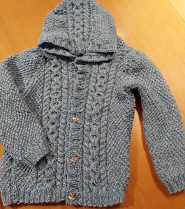 Jacke, handgestrickt, Gr. 86/92 blaumeliert mit schönem Zopfmuster - Bild 1 von 2
