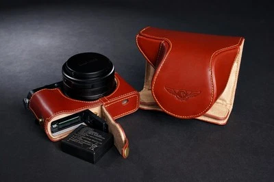 Custodia completa per fotocamera in vera pelle fatta a mano per Panasonic LX100 aperta inferiore - Immagine 1 di 4