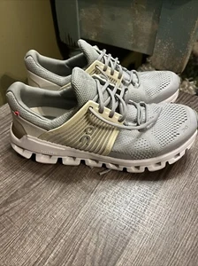 Woman’s on cloud cloudtec sneakers size 9.5 - Picture 1 of 11