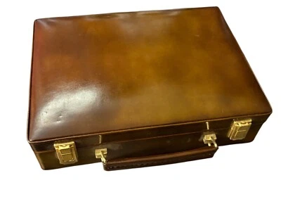 ANCIENNE VALISE TROUSSE DE TOILETTE VOYAGE JAMAIS UTILISÉ CABINE - Photo 1/4