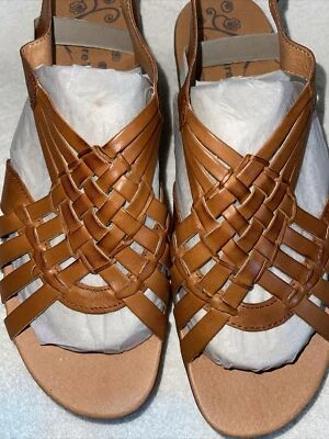 Sandalia BareTraps Jabber Cuero Marrón Tostado Correa Trasera Tejida 10 W NUEVA EN CAJA Foto 1 de 4