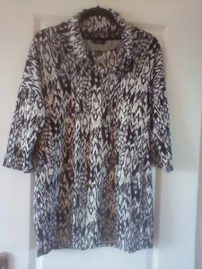 !Ladies attractive longer length tunic by F&F size 14 (refE) - Picture 1 of 2