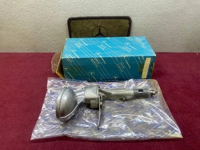 Bomba de aceite Mercedes Benz W115 A1151801301 NOS Foto 1 de 4