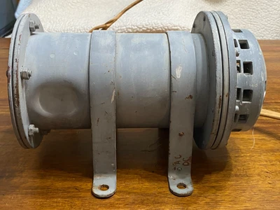 Sirena de ataque aéreo WWll Navy Ship - Segunda Guerra Mundial (tipo S-1, Federal Electric Co.) SIN PROBAR Foto 1 de 4