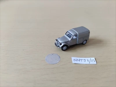 UNIVERSAL HOBBIES, CITROËN 2CV AU, 1/87e - Photo 1/2