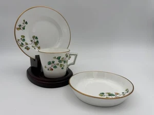 Mintons Trio Cup Saucer and Plate Pattern 3161 English Porcelain c1873–1891 - Picture 1 of 11
