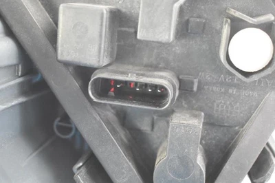 Cuarto de luz trasera izquierda del conductor montado en panel para BMW 320i 275050 12-15 Foto 1 de 4