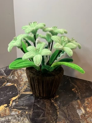 Ramo de flores de alambre de terciopelo esmeralda hecho a mano en maceta marrón - Regalo para decoración del hogar Foto 1 de 4