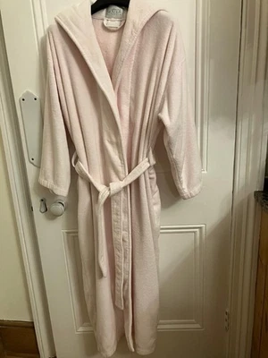 Pale pink full length towelling dressing gown with hood by La Senza Small S - Image 1 of 4