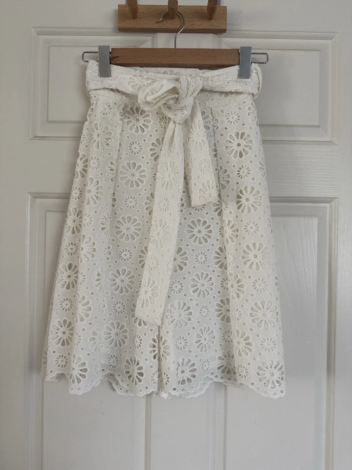 Zimmermann Lumino Daisy Coulotte Ivory Broderie Lace Shorts NWT Size 0 AU6-8 - Image 1 of 4