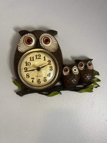 Vintage 1972 Burwood New Haven OWL WALL CLOCK and Owlets Tested Works Cover