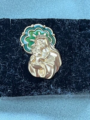Vintage Avon Signed Brushed Goldtone Mother Mary & Jesus w Blue & Green Enamel  - Imagem 1 de 4