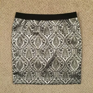 Worthington Skirt Size 14 Petite Knee Length Lined Gray Floral Pencil - Picture 1 of 11