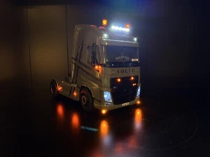 Siku Control 6731 Volvo FH LKW Lackiert, Beleuchtet, Beschriftet mit echten RKLs - Bild 1 von 5