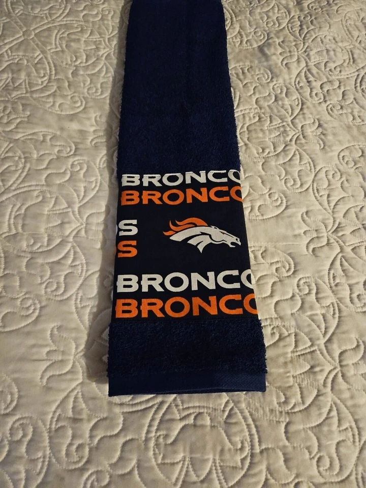 Toalla de mano Denver Broncos hecha a mano ¡GRAN REGALO! IDEAL PARA BOLSA DE GOLF Y BAR  Foto 1 de 1