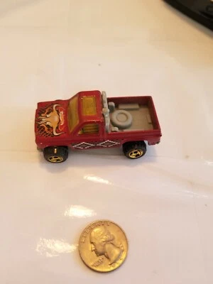 Camión Chevy Hot Wheels 1977 vintage rojo con gráficos de cabeza de dirección y piel de serpiente Foto 1 de 4