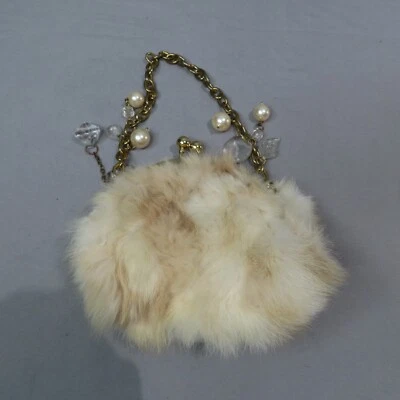 Bolso sin asas SR SQUARED Sondra Roberts de piel de conejo genuina perlas de imitación tono dorado pequeño Foto 1 de 4