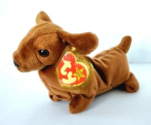 RARE TY BEANIE BABY 🐶 1995 WEENIE The DOG 🐶 Read Description For Details - Picture 1 of 4