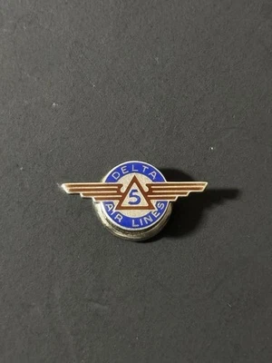 Pin vintage de esmalte de solapa Delta Air Lines 5 años de servicio Foto 1 de 4