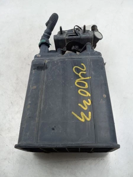 Toyota Venza 2012 3,5 L tracción delantera en bote de vapor de combustible  Foto 1 de 4