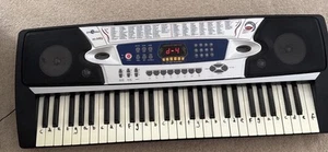 electric piano keyboard - Picture 1 of 6