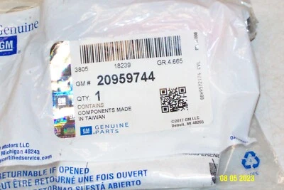 GM 20959744 Genuine GM Front Disc Brake Caliper Guide Pin Kit    "New" - Image 1 of 2