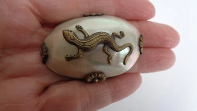 Rare broche époque Napoléon III - Bronze et Nacre - Salamandre - Photo 1/3