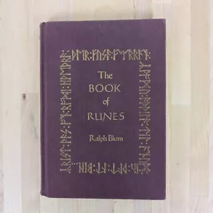 The Book of Runes by Ralph Blum - Viking Runes - 1985 - Book only - Picture 1 of 5