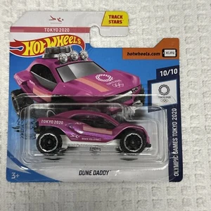 Hot Wheels Dune Daddy CAZA DEL TESORO ¡Corto Raro! 10/10 nuevo sellado nuevo en paquete Tokio 2020 - Imagen 1 de 4
