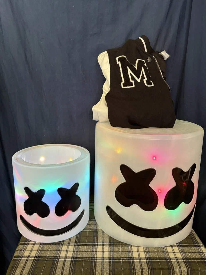 Casco LED, cubo y chaqueta universitaria XL Marshmallow Spirit Of Halloween S3 Foto 1 de 4