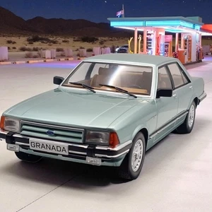 Modellino auto Ford Granada MK II 2.8 Ghia 1982 verde chiaro metallizzato 1:18 MCG - Foto 1 di 6