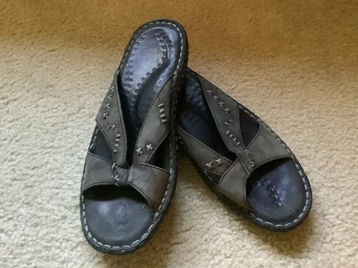 Keen Sandals Womens 8 Slides Leather Slip On Stitch Comfort Casual Gray/Black  - Image 1 of 4