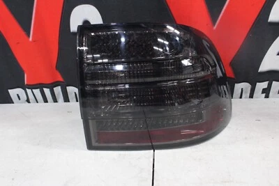 2004 (03-06) PORSCHE CAYENNE LUZ TRASERA LED AHUMADA PASAJERO DERECHA #073037-10C Foto 1 de 2