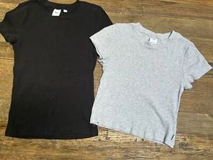 Lot Of 2 Aritzia TNA  Cropped/Reg Crew Neck T-Shirt Tops Gray & Black Size S EUC - Picture 1 of 10