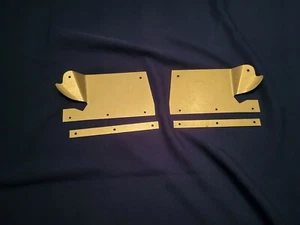 Halter Spritzgummi  Schmutzfänger für Wartburg 353 1.3 groß verzinkt Blech  - Bild 1 von 3