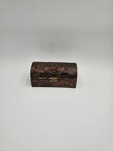 Vintage Currency Themed Trinket Stash Box With Red Velvet Lining  - Picture 1 of 2