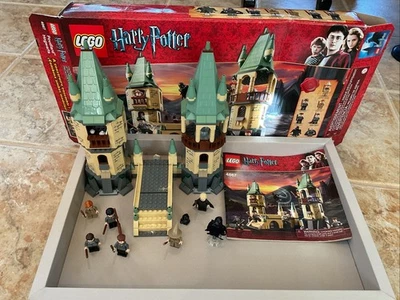 Lego 4867 Harry Potter Hogwarts Complete, All Minifigures - Image 1 of 4