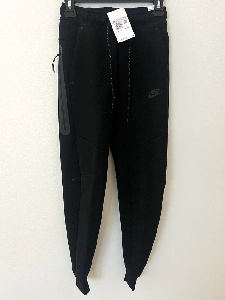 Nike Tech Fleece Triple Black Jogger Pants Mens Large HV0959-010 Gym Workout