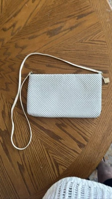 Bolso vintage de malla de metal blanco Whiting & Davis Foto 1 de 4